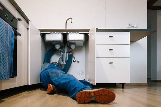 Professional Leak Detection technician working in Crystal River, FL